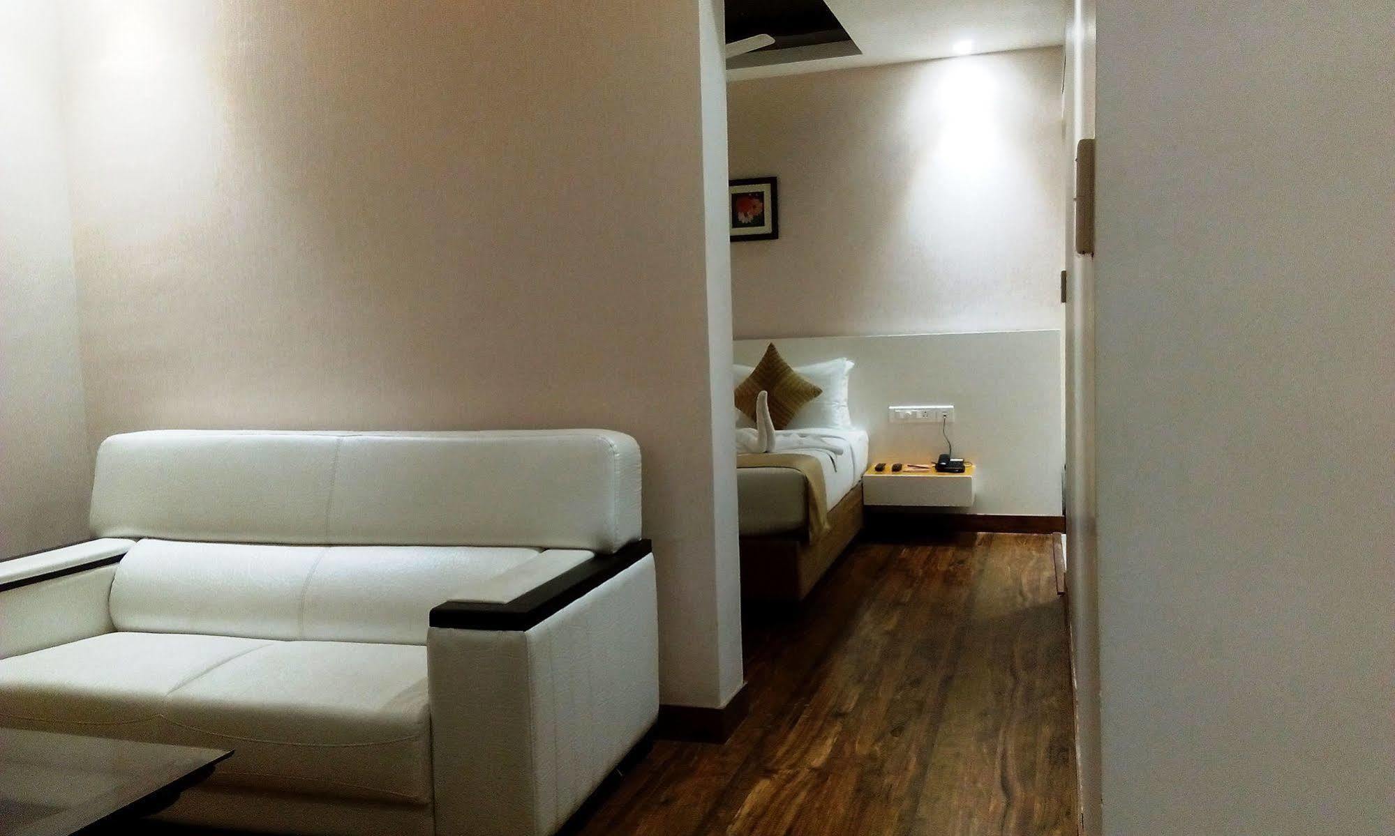 Mango Hotels Prangan Bhubaneswar Ngoại thất bức ảnh